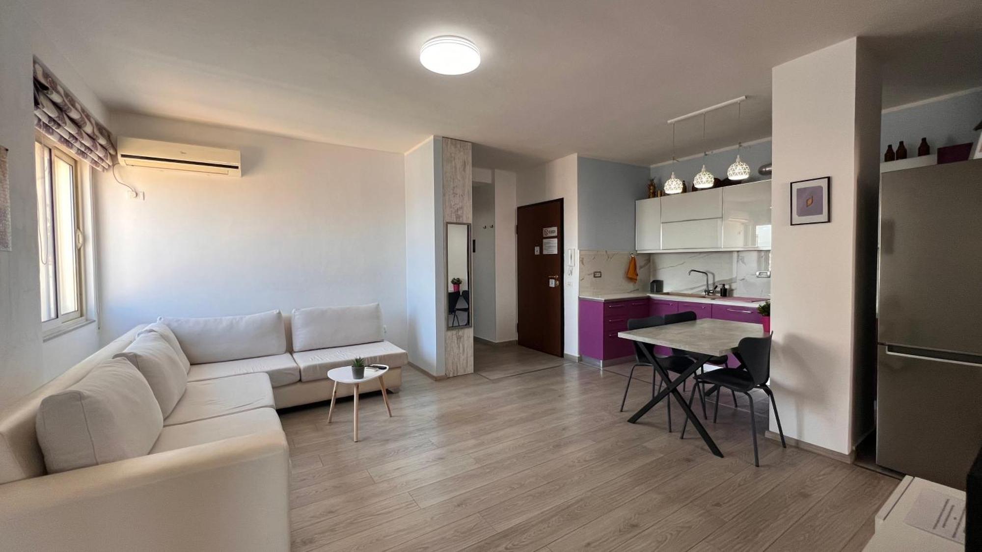 Apartment Lirin *